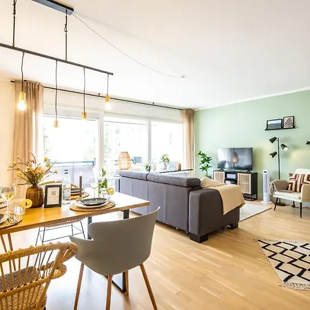 Ahrperle-modernes Apartment-balkon-kurviertel