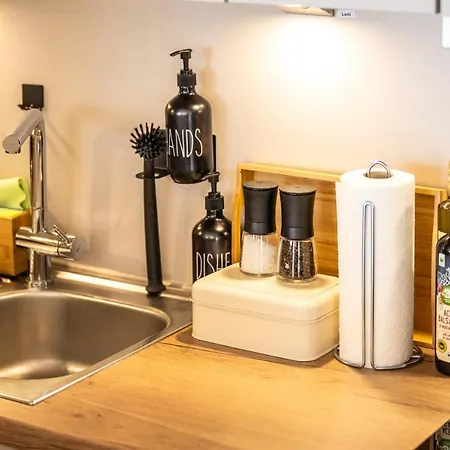 Lägenhet Ahrperle-modernes Apartment-balkon-kurviertel *