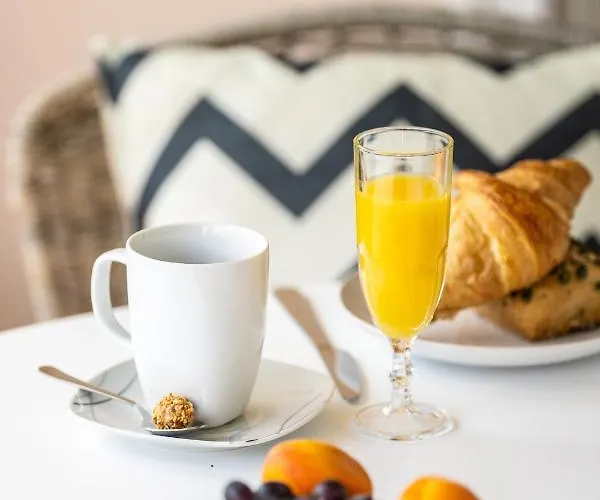 Ahrperle-modernes Apartment-balkon-kurviertel *